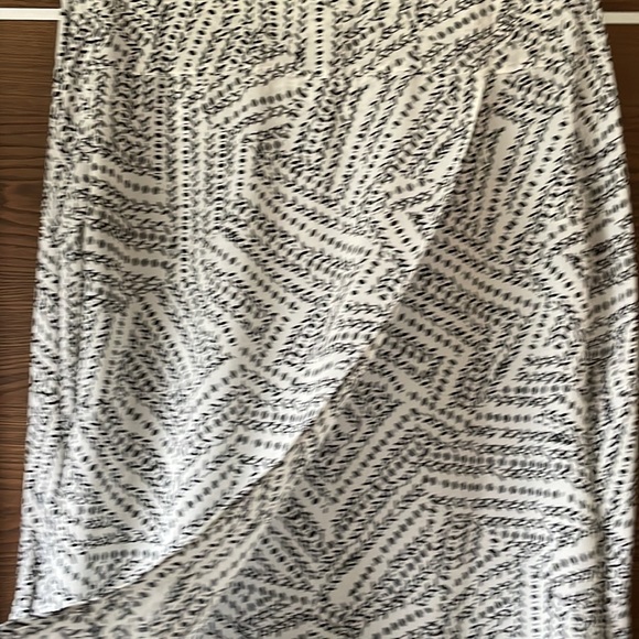 Cabi Split back blouse - Picture 4 of 5